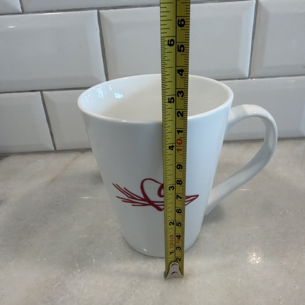2014 Starbucks Coffee Mug 13oz Cup White Red Heart Arrow Valentine's Day